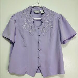 Blair Lavender Embroidered Button Front Blouse Medium Short Sleeve Vintage Style